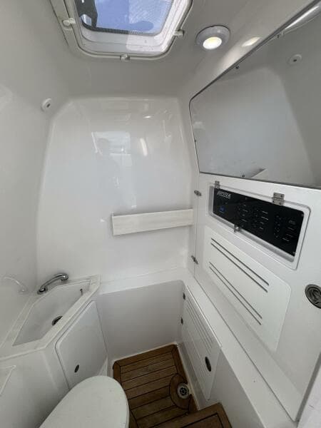 2024 Jupiter 38 HFS - Photo 85