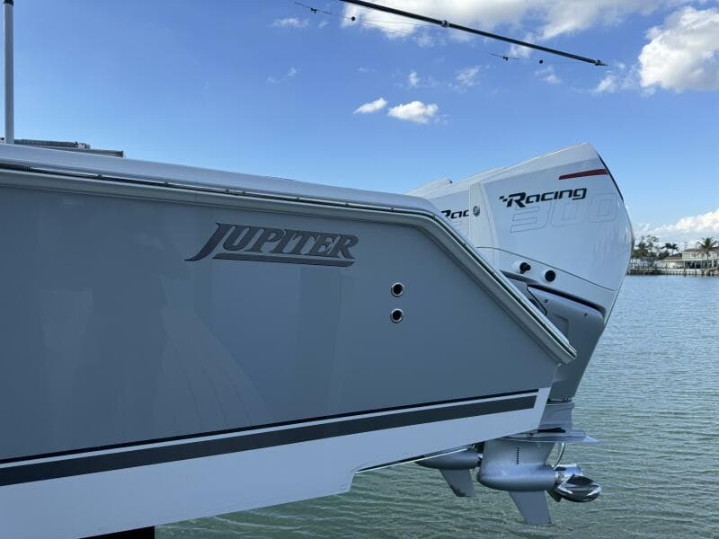 2024 Jupiter 38 HFS - Photo 28