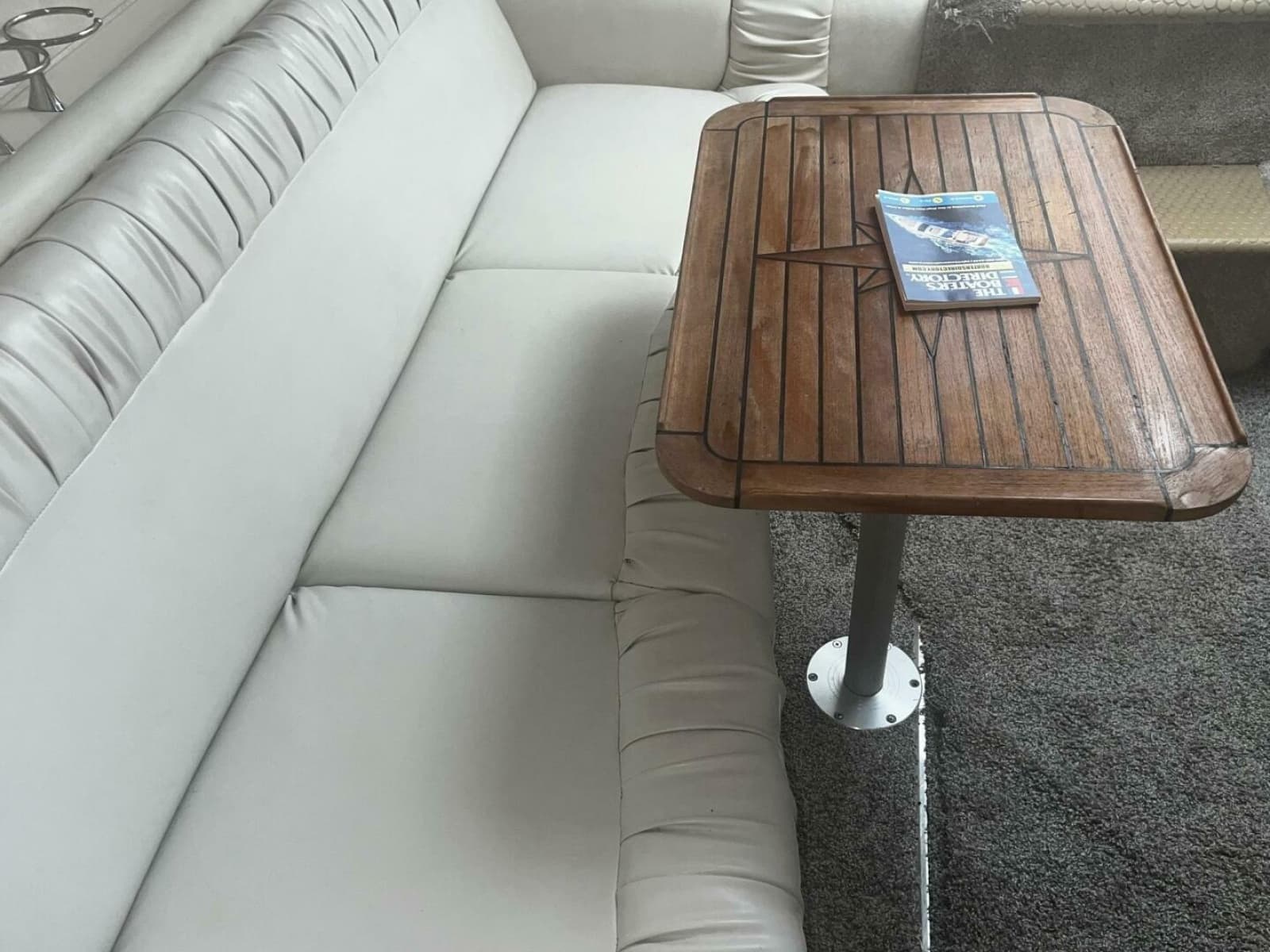 1997 Sea Ray 330 Express - Photo 32