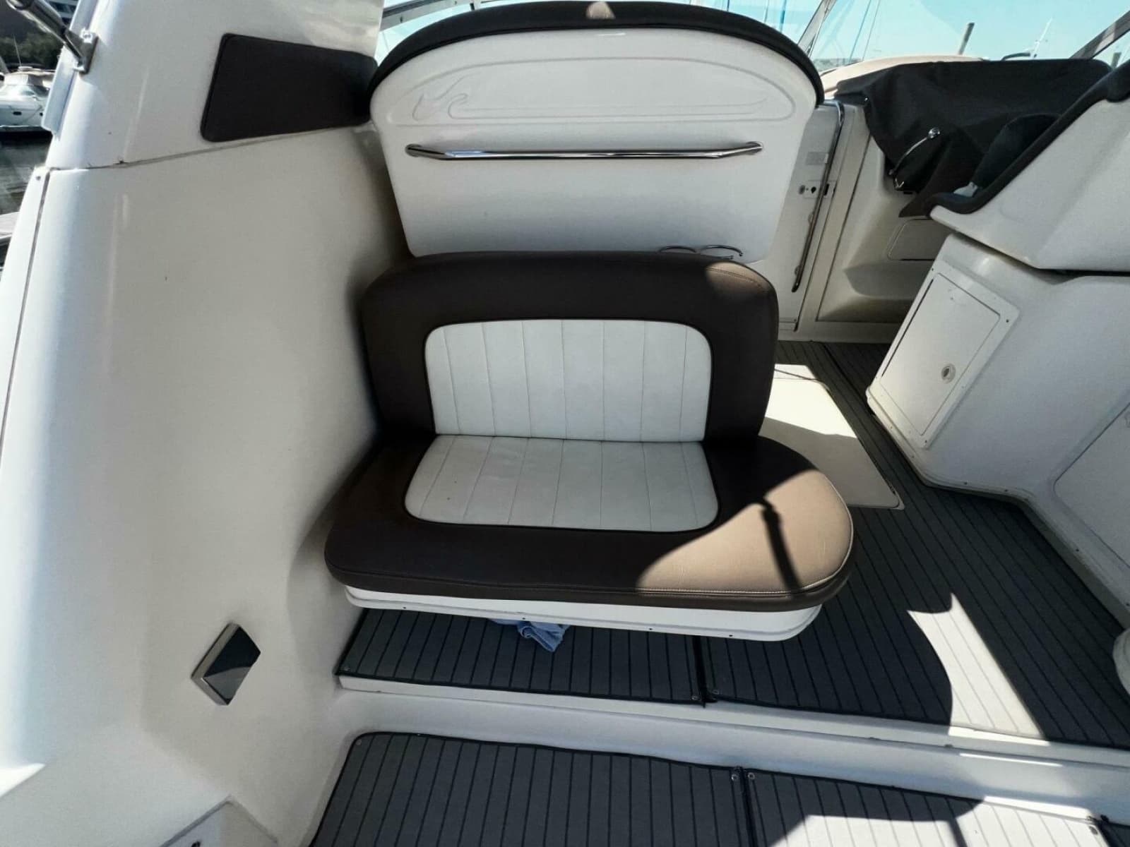 1997 Sea Ray 330 Express - Photo 16