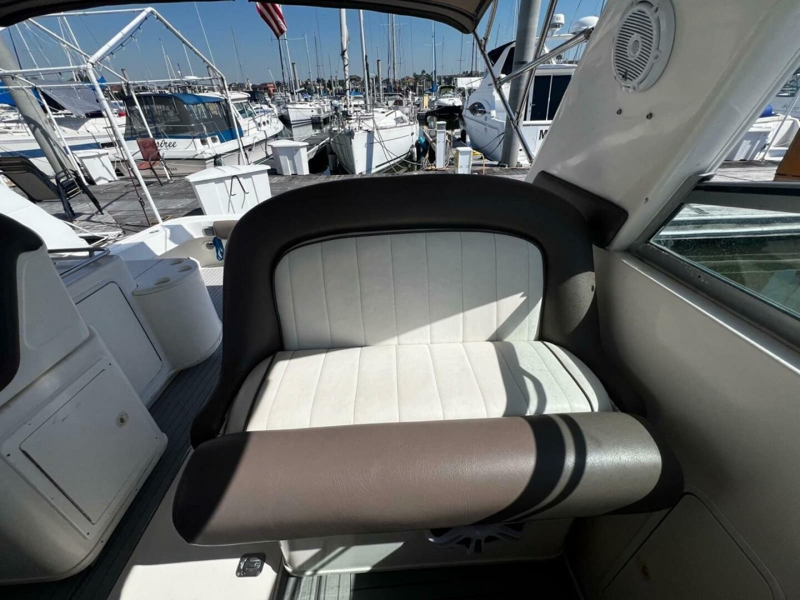 1997 Sea Ray 330 Express - Photo 17