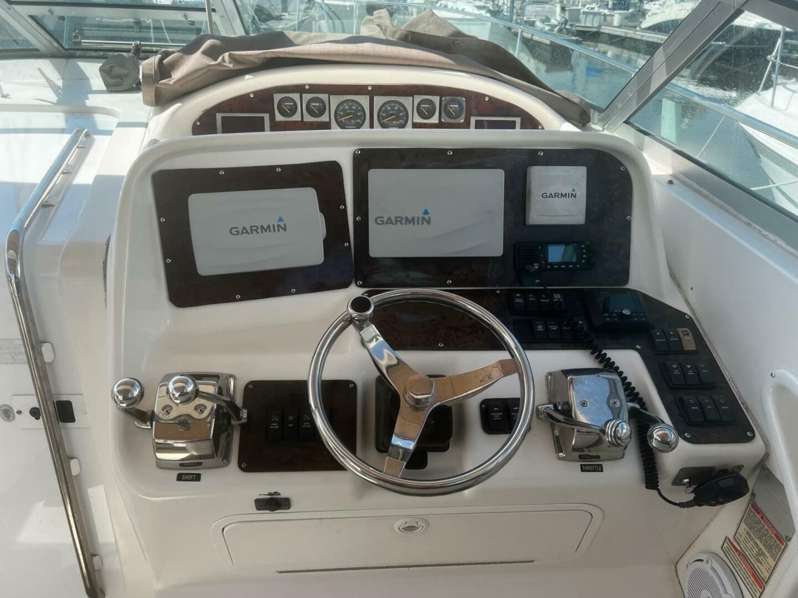 1997 Sea Ray 330 Express - Photo 20