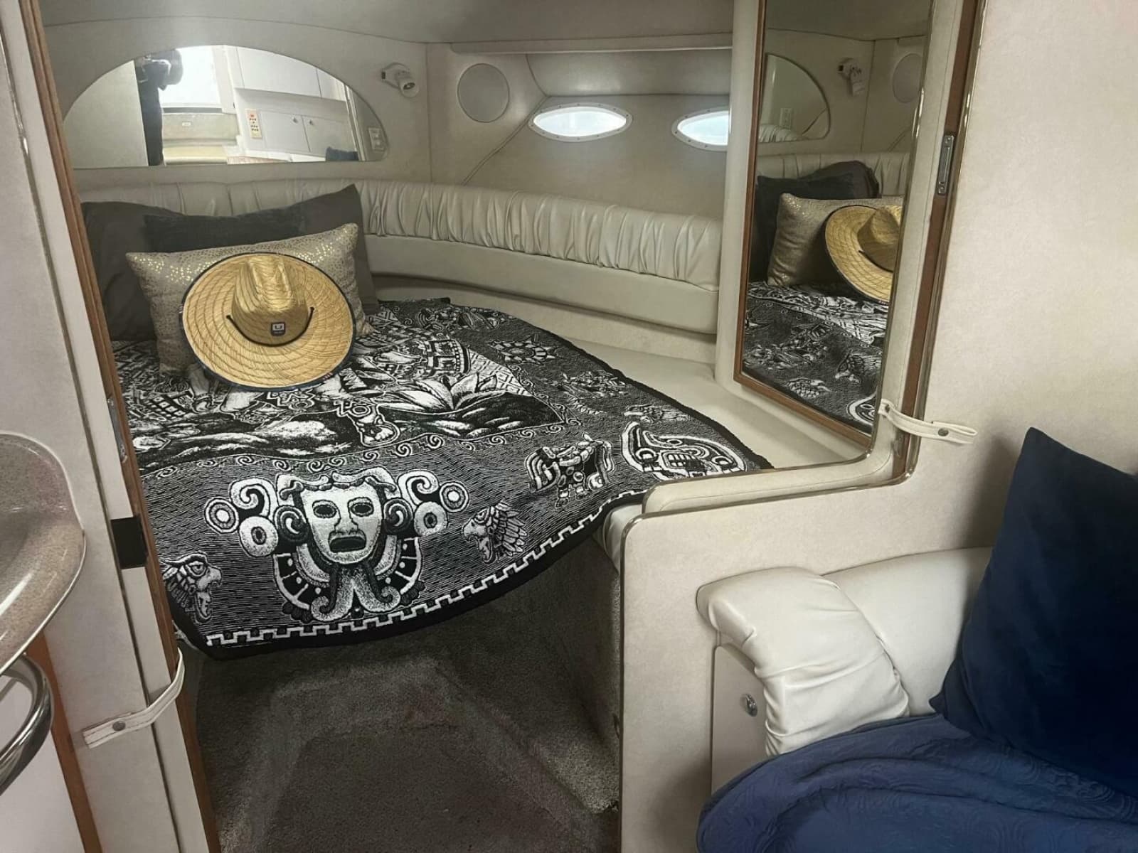 1997 Sea Ray 330 Express - Photo 38