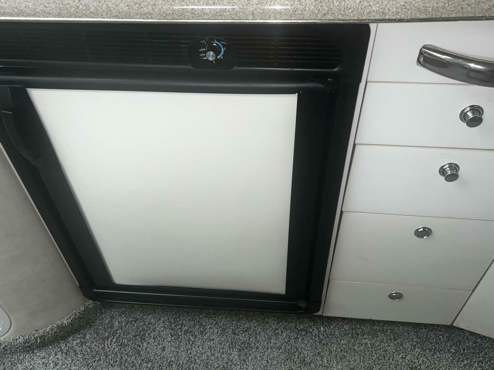 1997 Sea Ray 330 Express - Photo 29