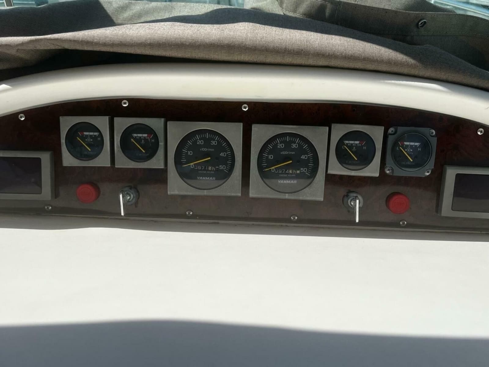 1997 Sea Ray 330 Express - Photo 23