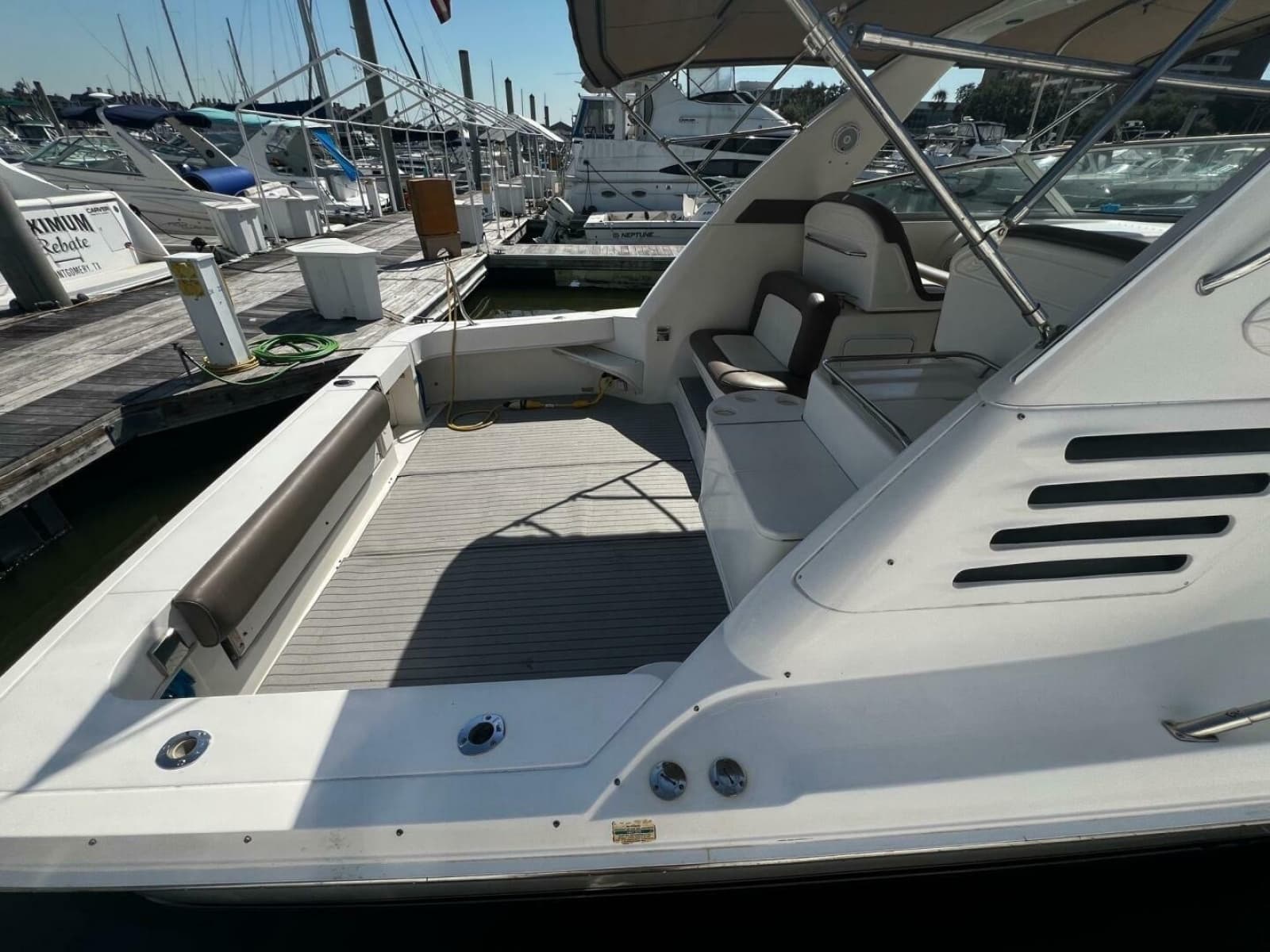 1997 Sea Ray 330 Express - Photo 9