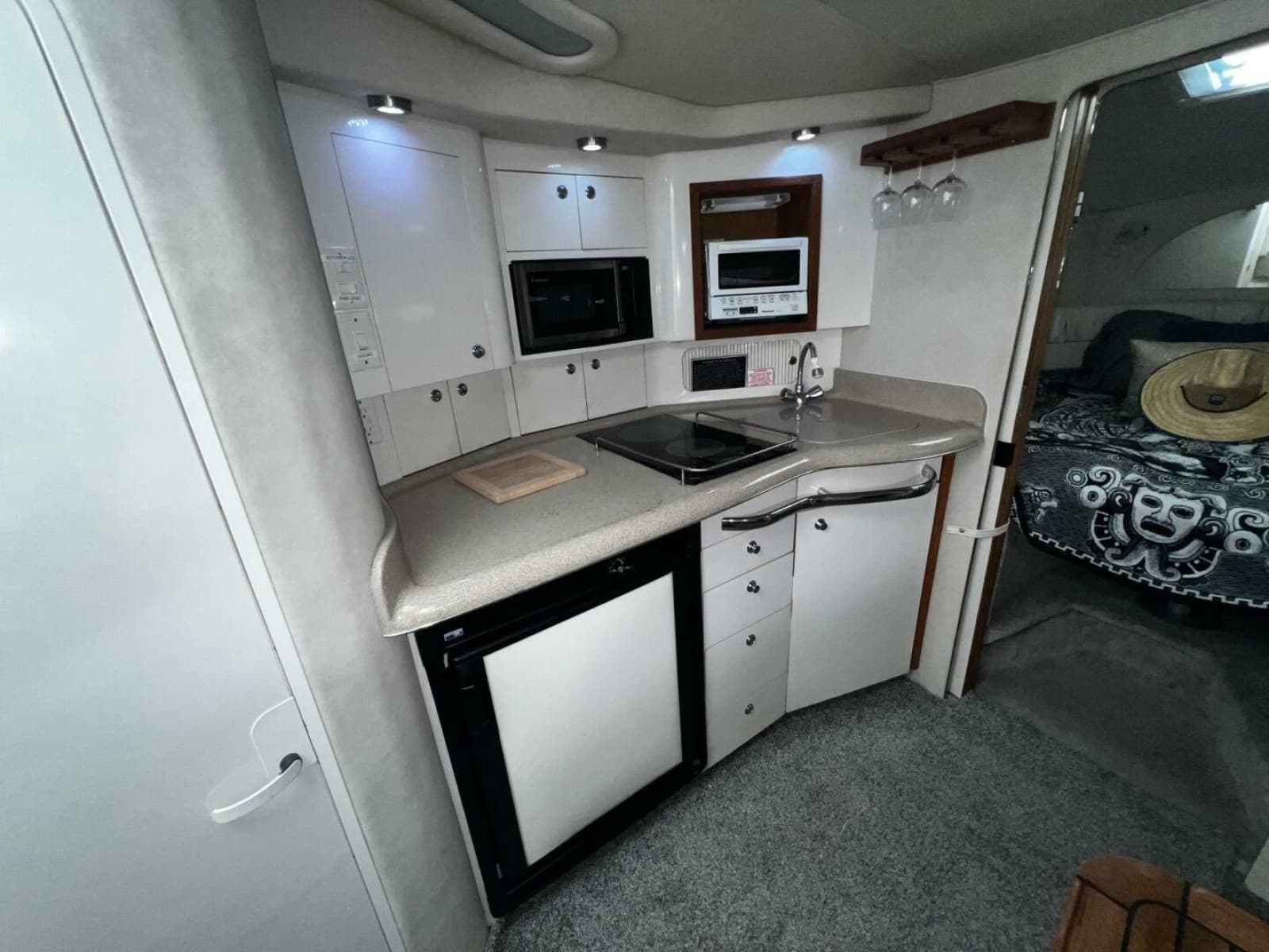 1997 Sea Ray 330 Express - Photo 27