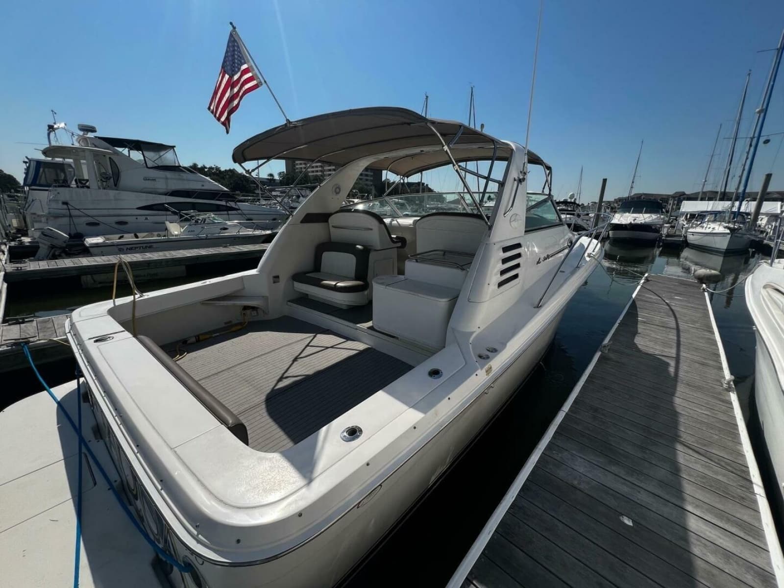 1997 Sea Ray 330 Express - Photo 3