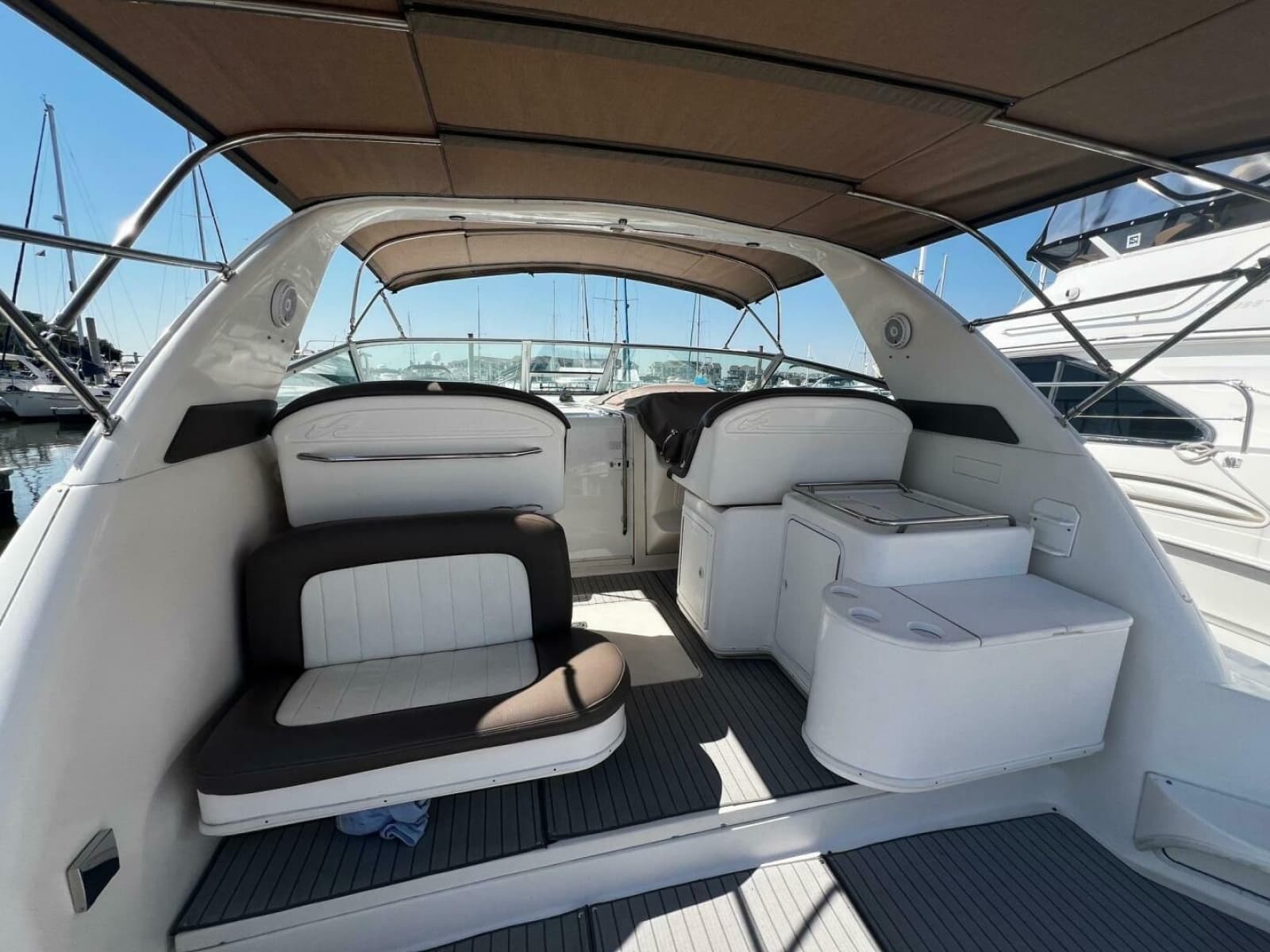 1997 Sea Ray 330 Express - Photo 14