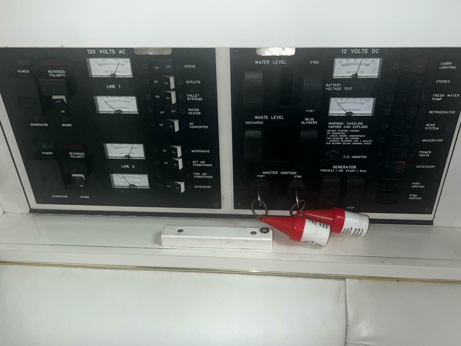 1997 Sea Ray 330 Express - Photo 40