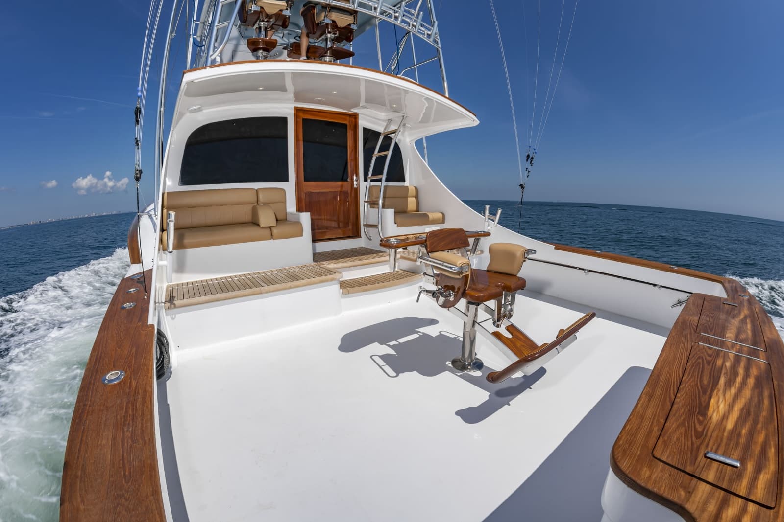2004 Custom Carolina 61 Sportfisherman - Photo 14