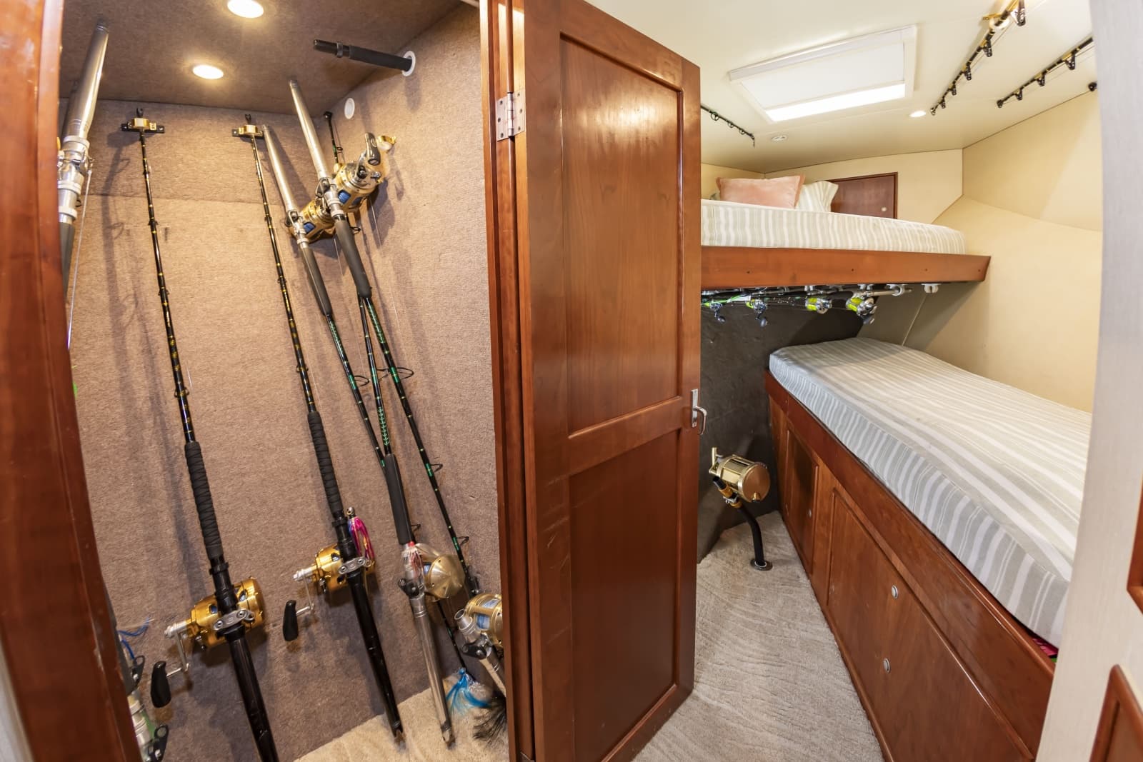 2004 Custom Carolina 61 Sportfisherman - Photo 50