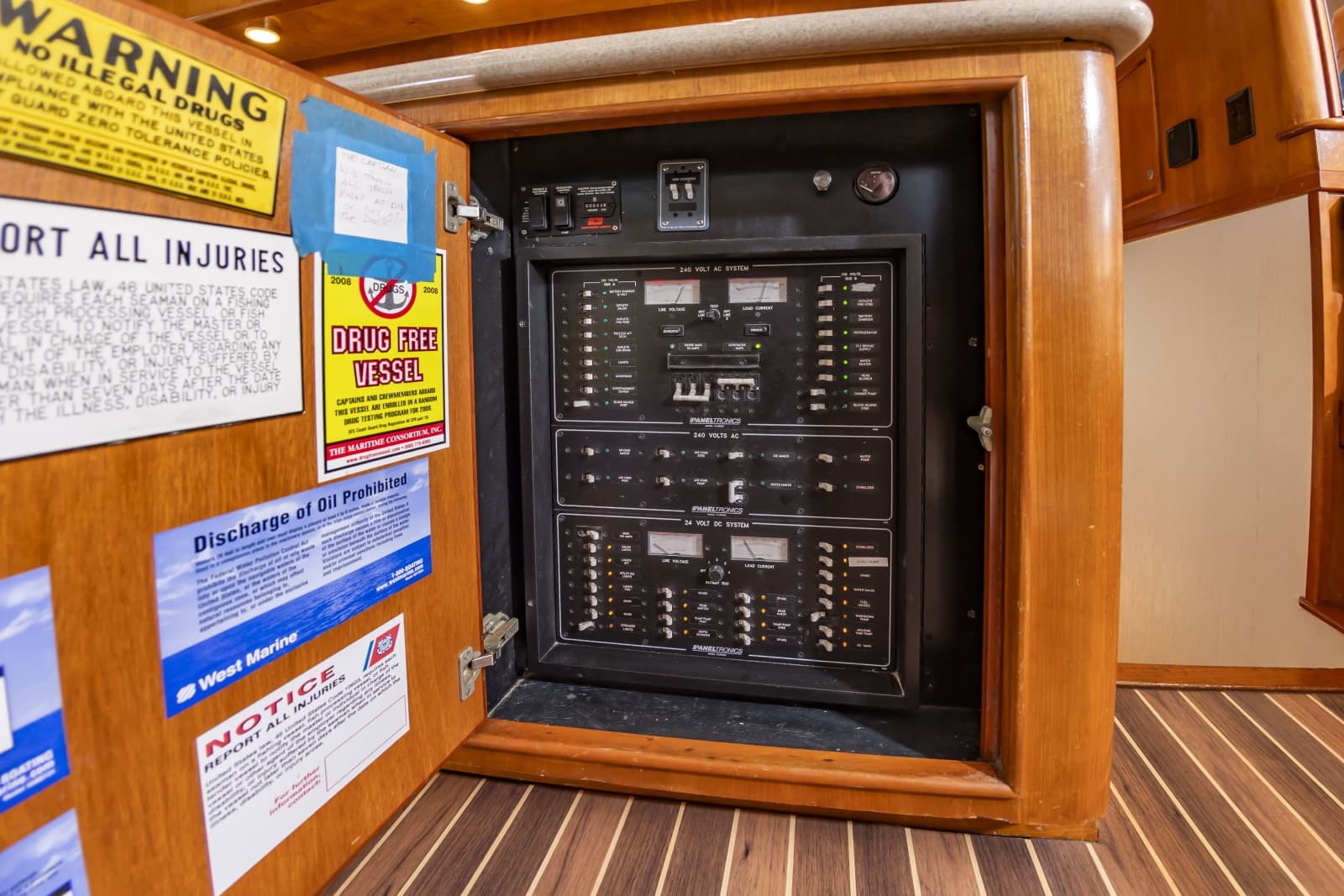 2004 Custom Carolina 61 Sportfisherman - Photo 36