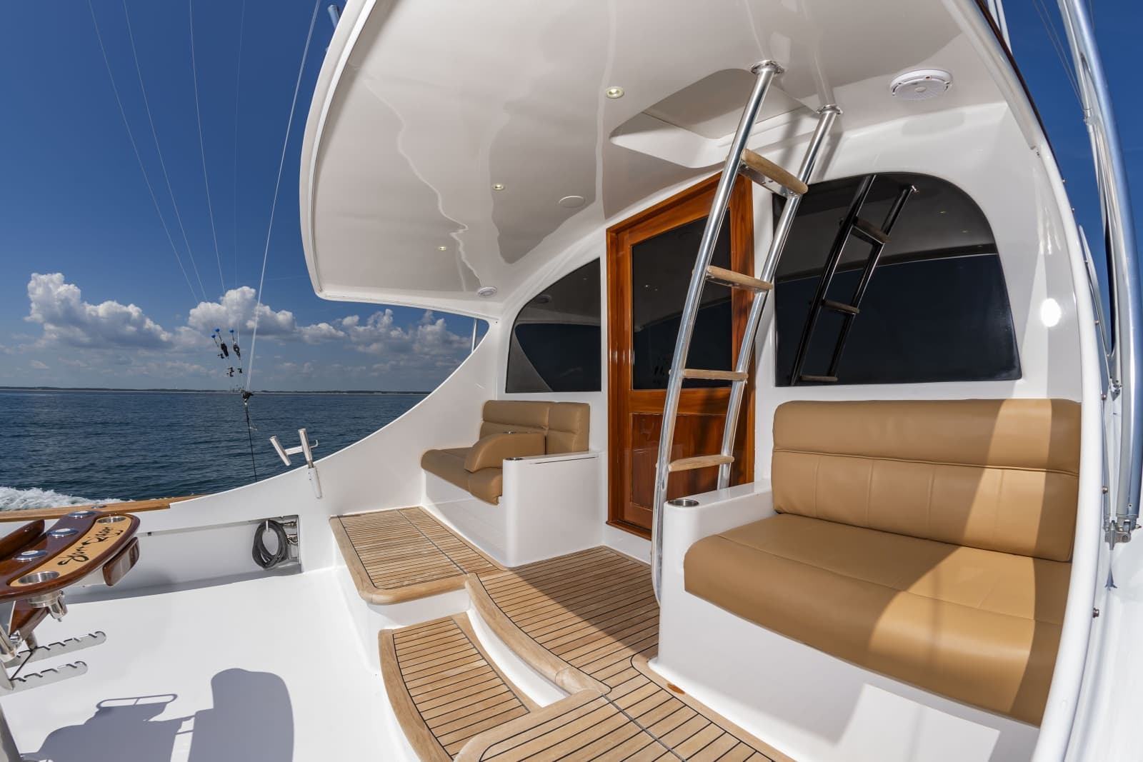 2004 Custom Carolina 61 Sportfisherman - Photo 18