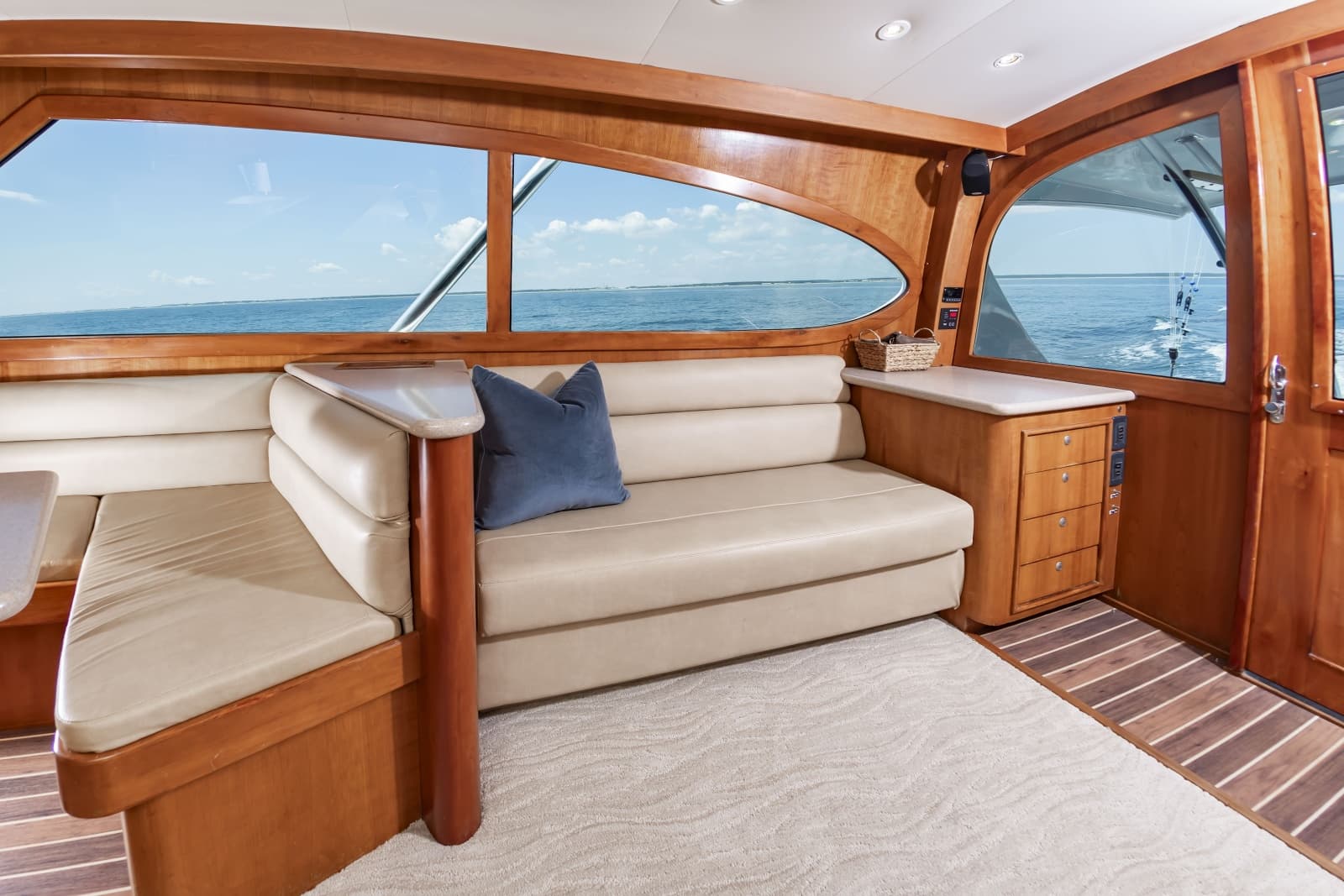 2004 Custom Carolina 61 Sportfisherman - Photo 31