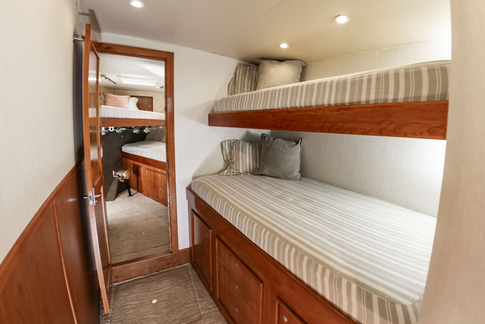 2004 Custom Carolina 61 Sportfisherman - Photo 45