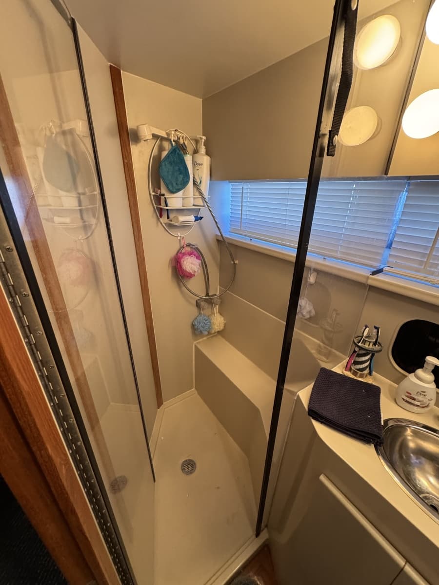 1991 Carver 3608 Aft Cabin Motor Yacht - Photo 52