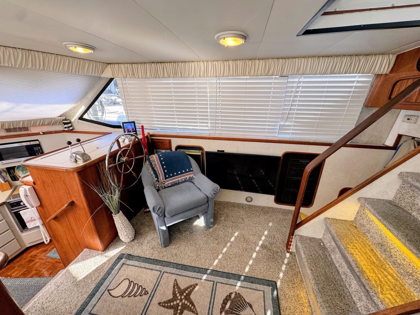 1991 Carver 3608 Aft Cabin Motor Yacht - Photo 38