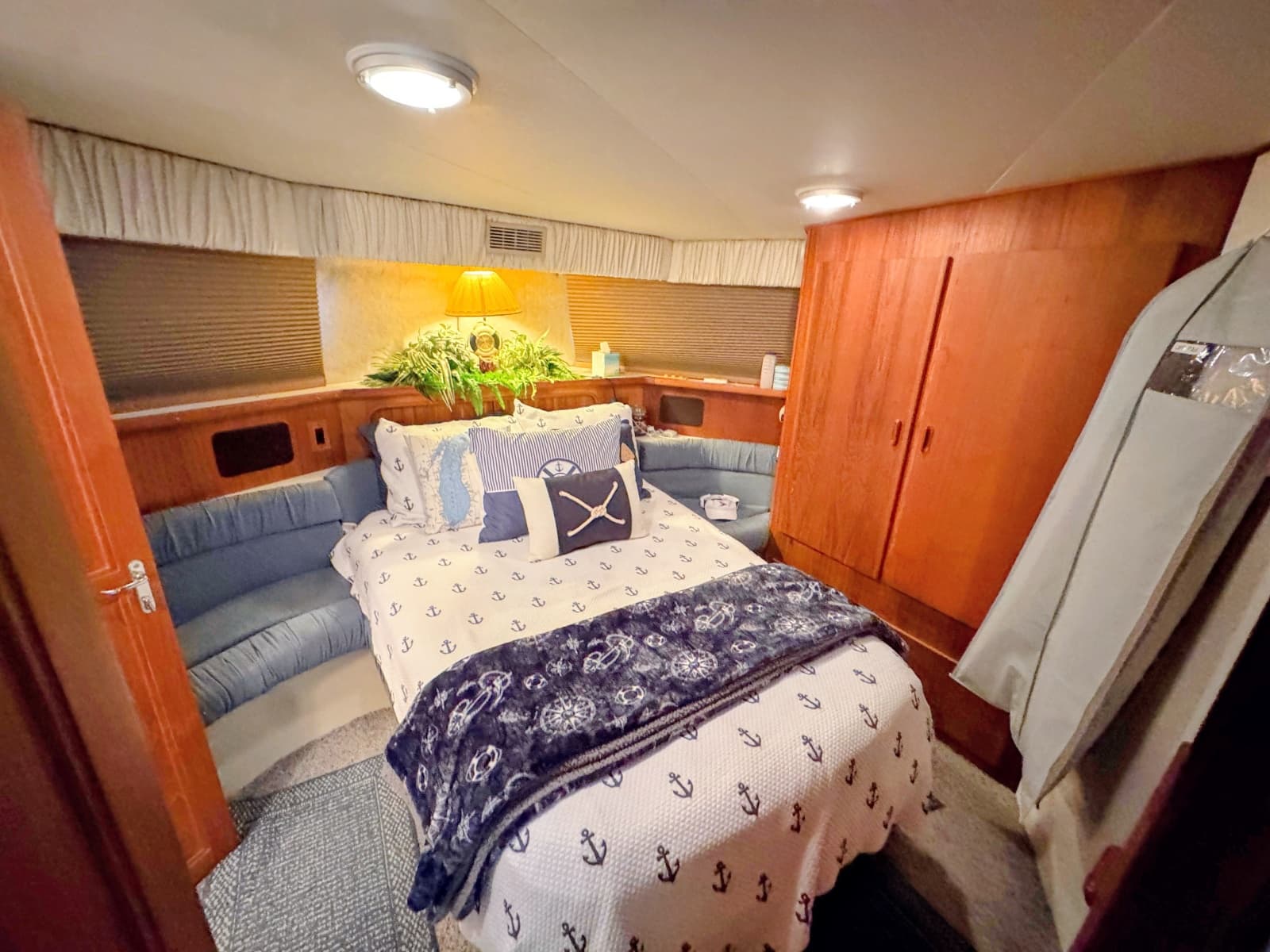 1991 Carver 3608 Aft Cabin Motor Yacht - Photo 49