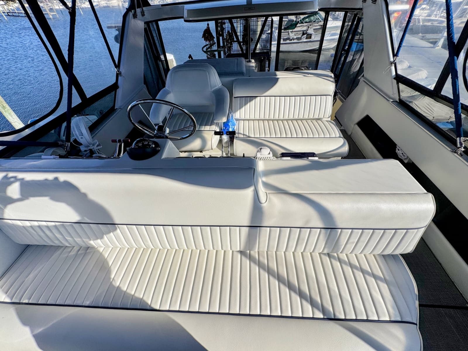 1991 Carver 3608 Aft Cabin Motor Yacht - Photo 22