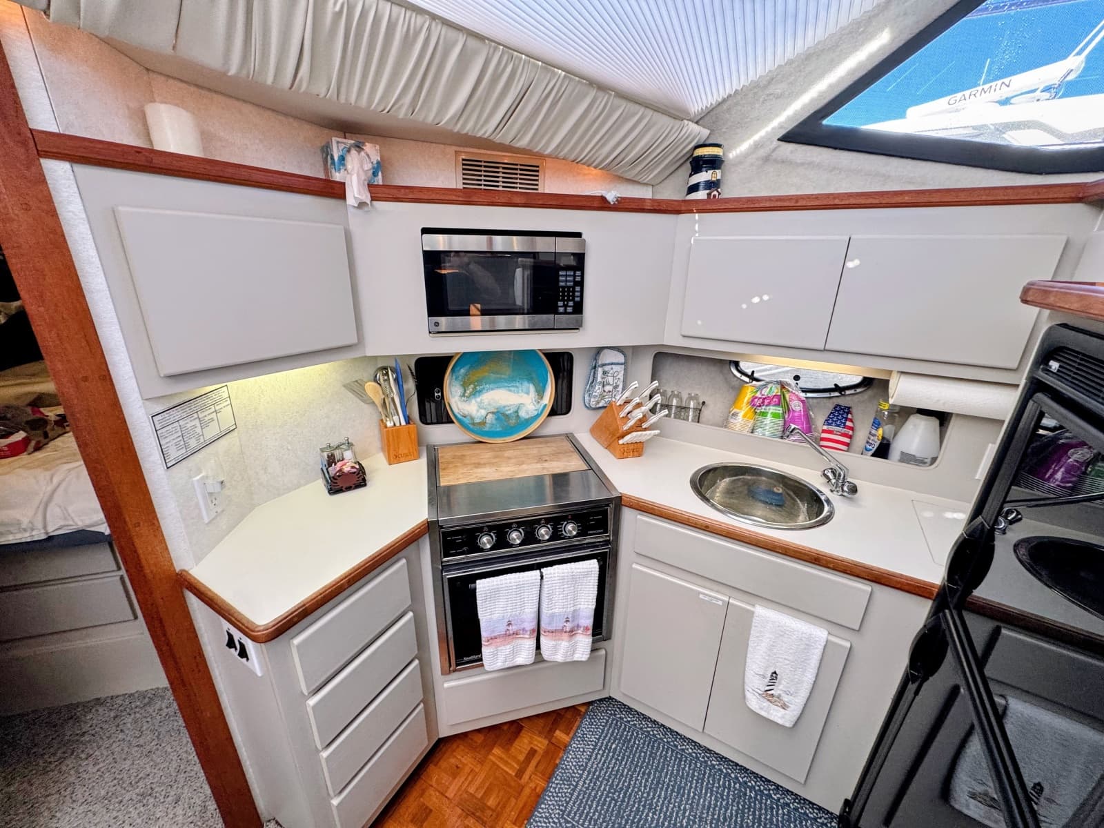 1991 Carver 3608 Aft Cabin Motor Yacht - Photo 44