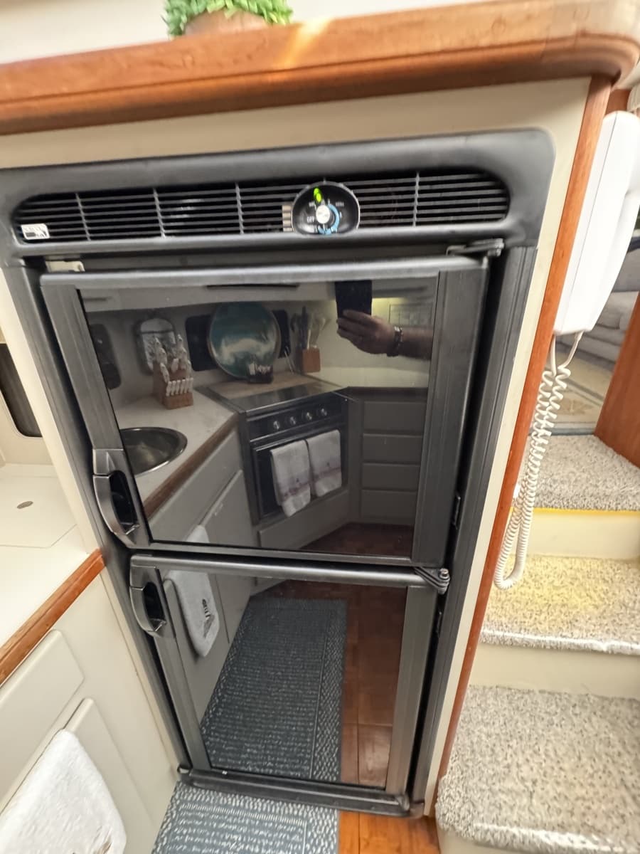 1991 Carver 3608 Aft Cabin Motor Yacht - Photo 46