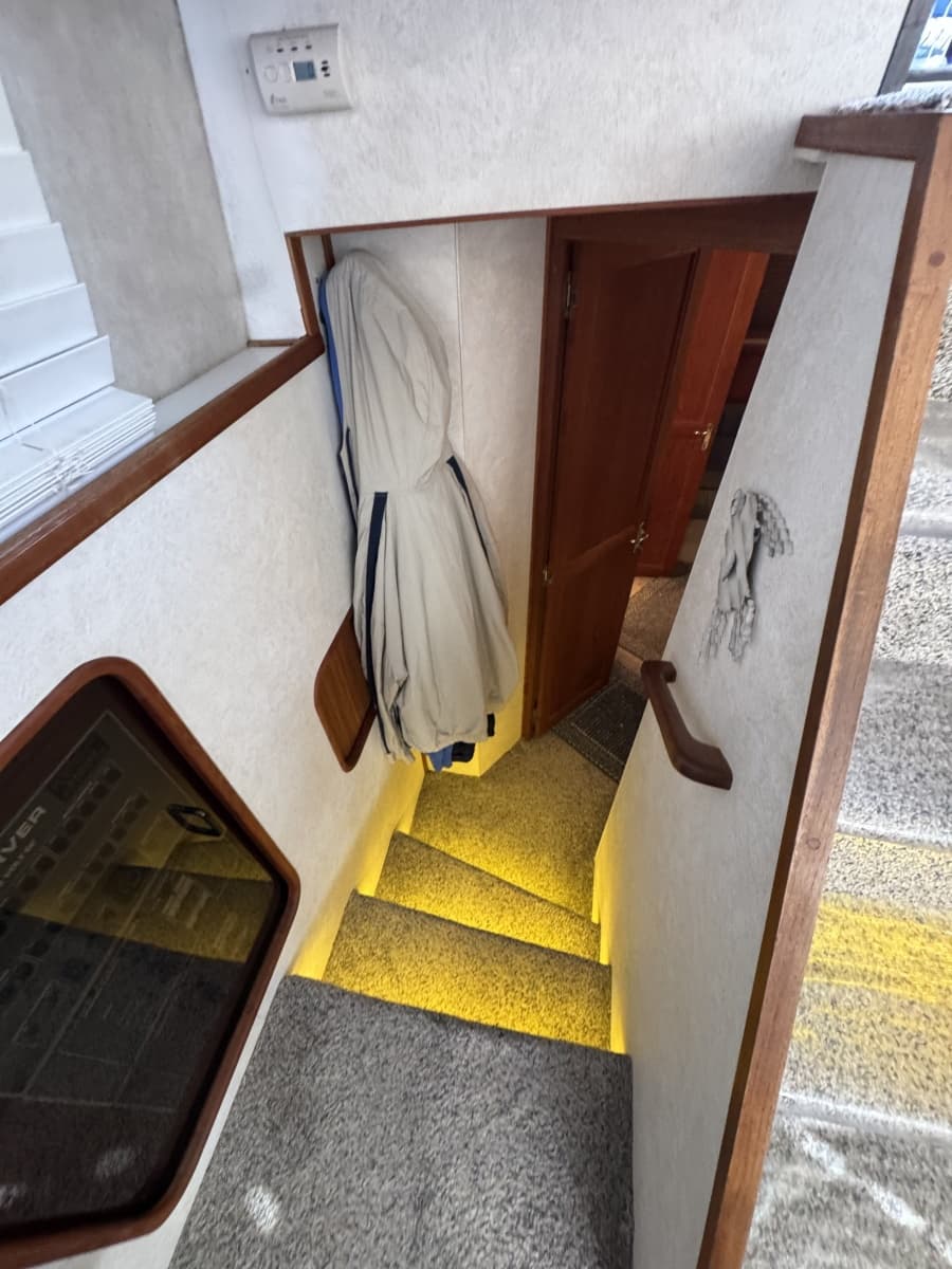 1991 Carver 3608 Aft Cabin Motor Yacht - Photo 47