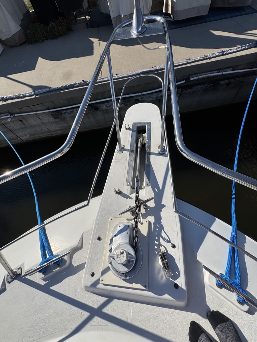 1991 Carver 3608 Aft Cabin Motor Yacht - Photo 17