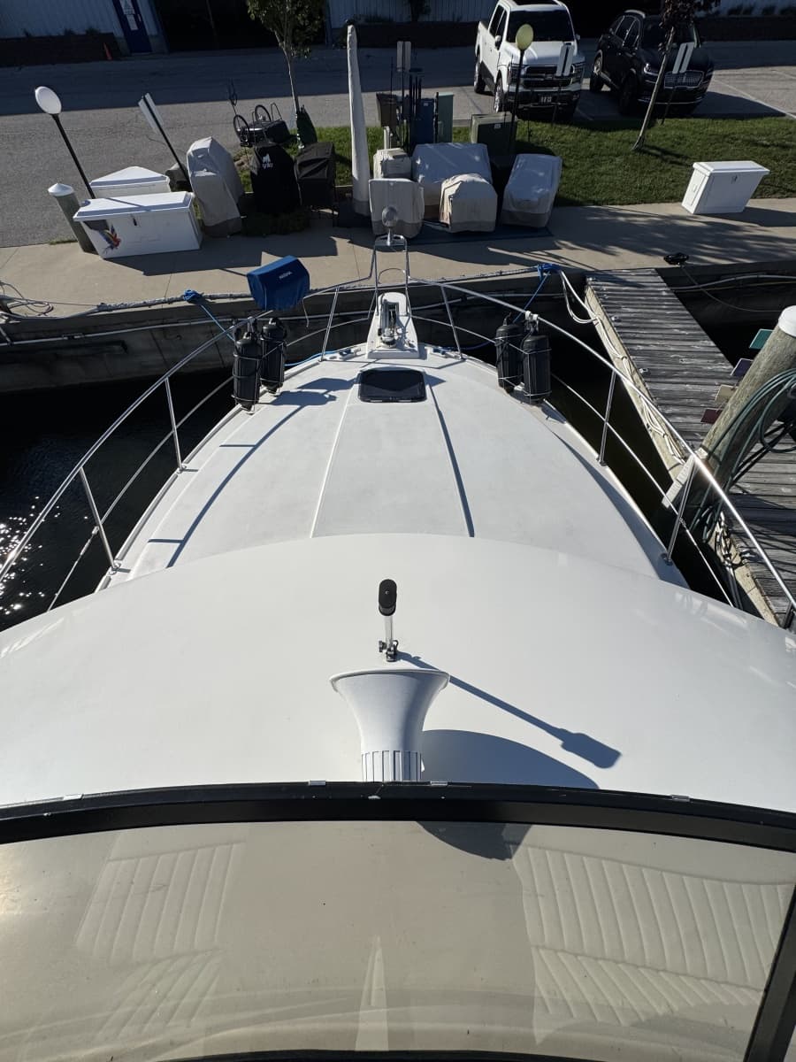 1991 Carver 3608 Aft Cabin Motor Yacht - Photo 12