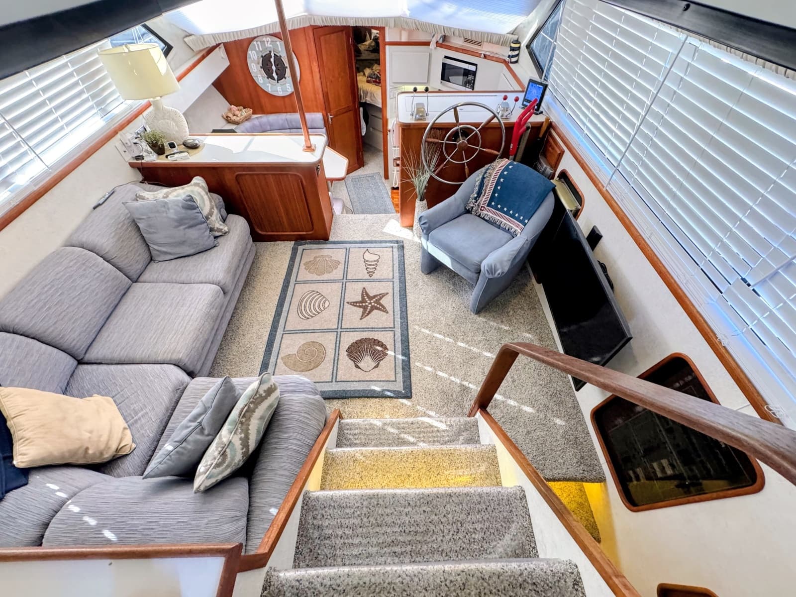 1991 Carver 3608 Aft Cabin Motor Yacht - Photo 33