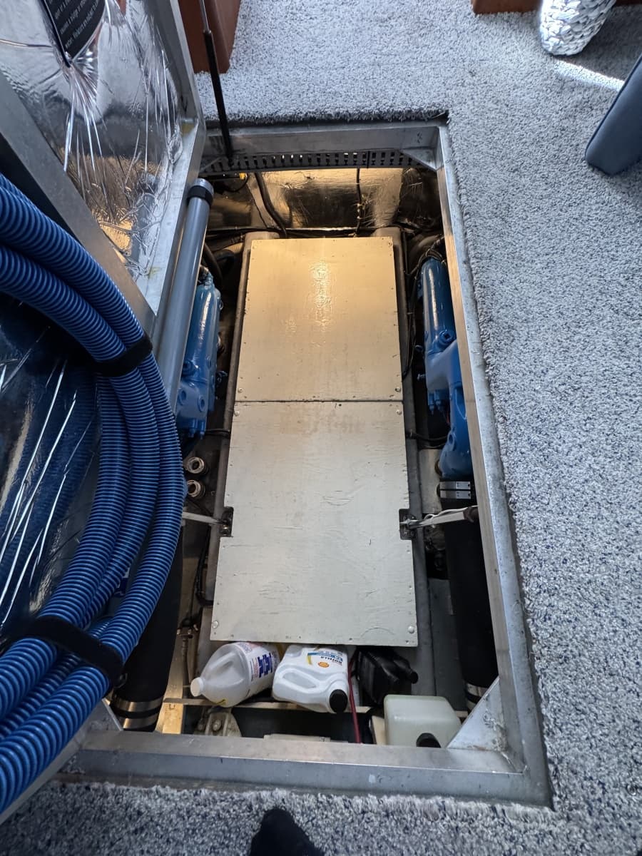 1991 Carver 3608 Aft Cabin Motor Yacht - Photo 57