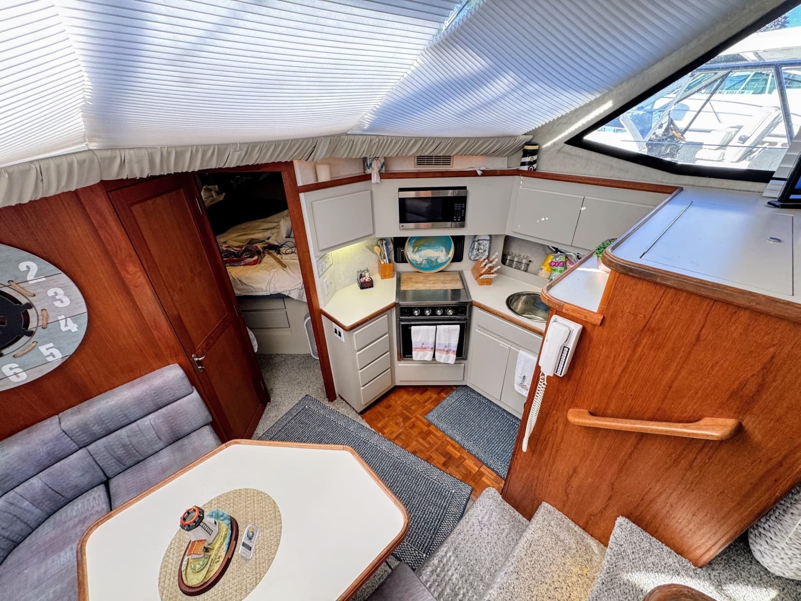 1991 Carver 3608 Aft Cabin Motor Yacht - Photo 42