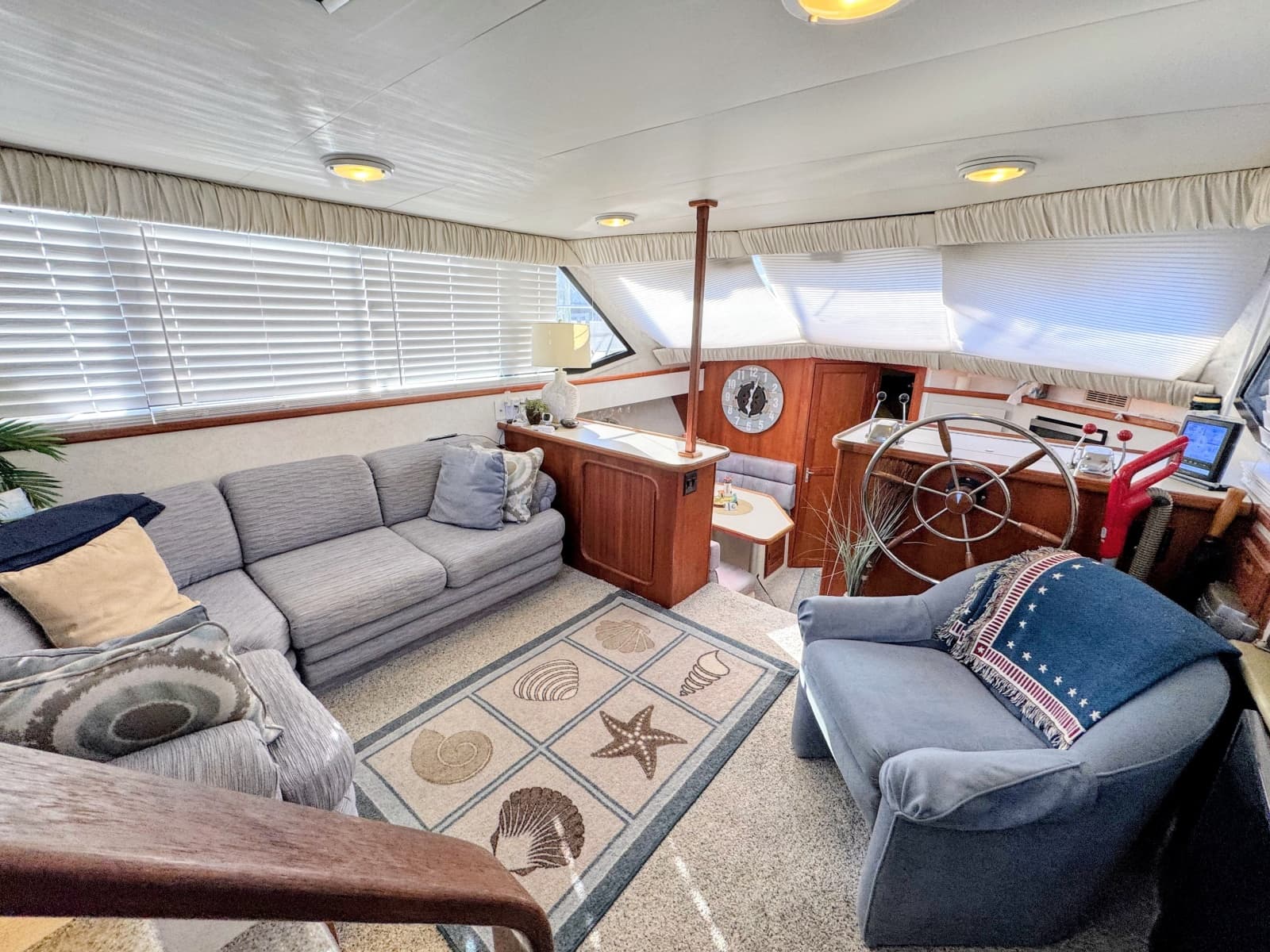 1991 Carver 3608 Aft Cabin Motor Yacht - Photo 37