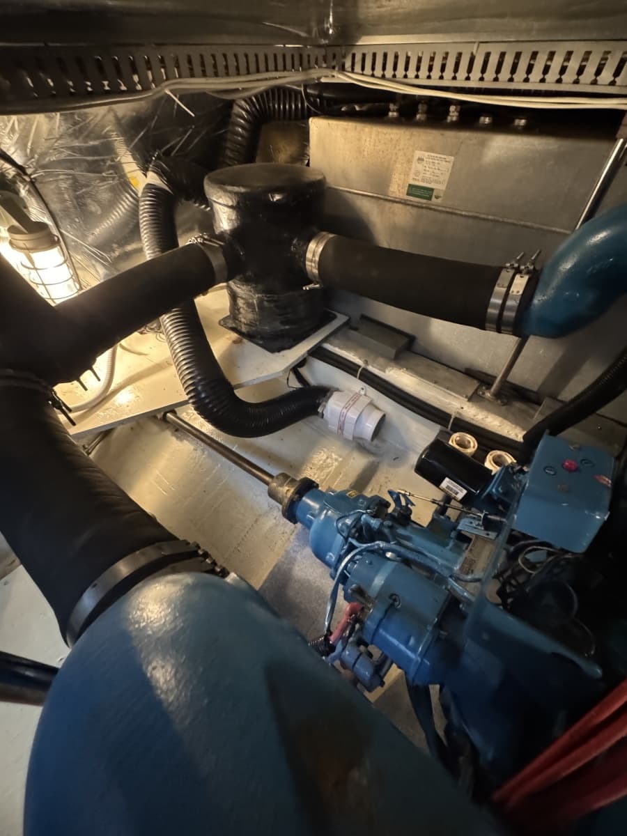 1991 Carver 3608 Aft Cabin Motor Yacht - Photo 63