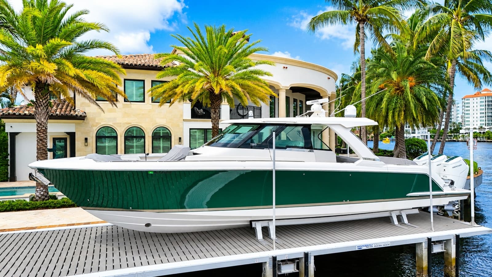 2024 Tiara Yachts 48 LS - Photo 2