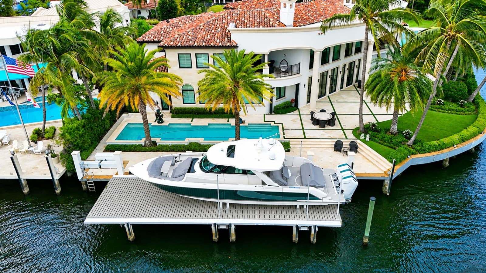 2024 Tiara Yachts 48 LS - Photo 32