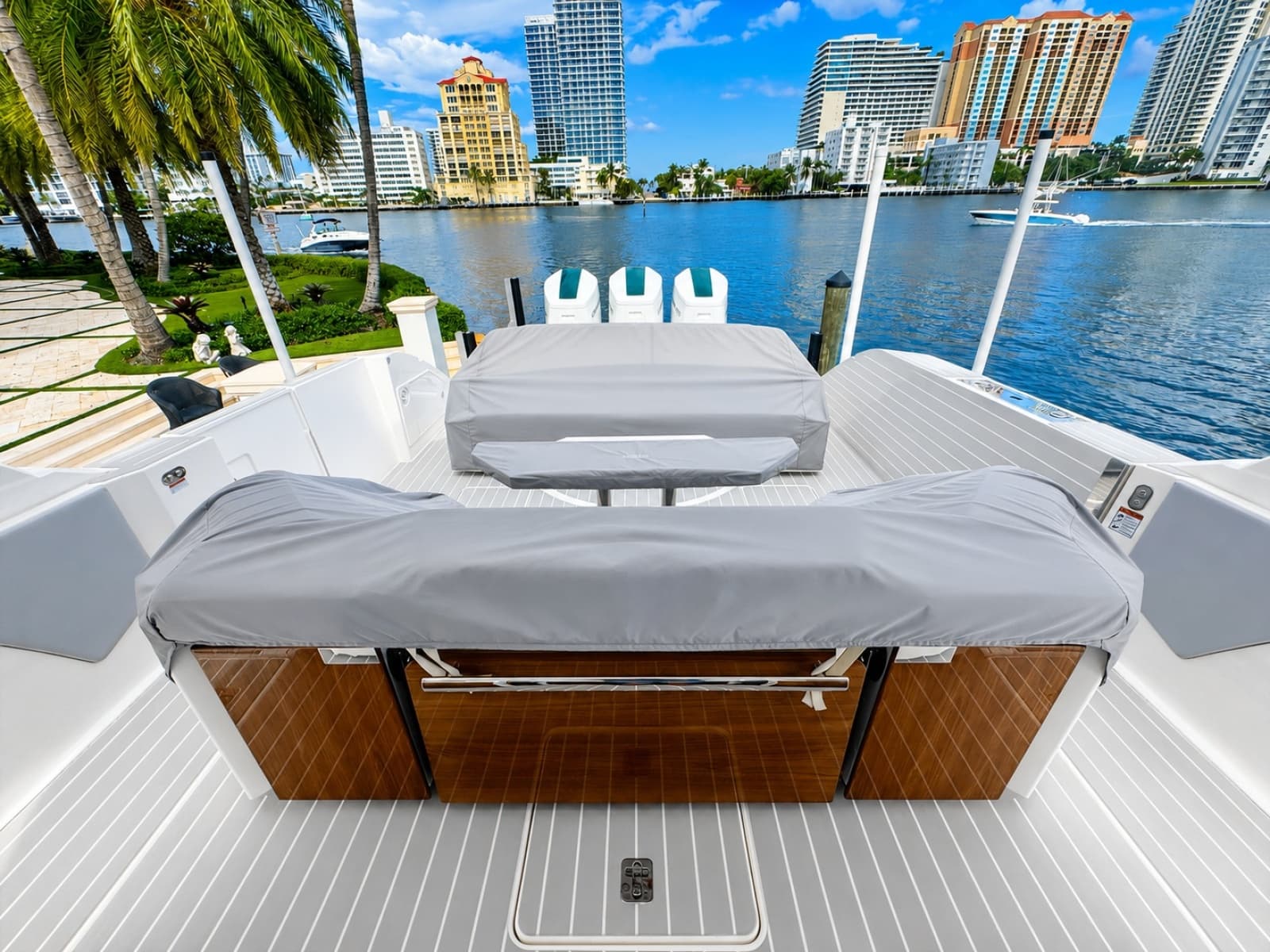 2024 Tiara Yachts 48 LS - Photo 10