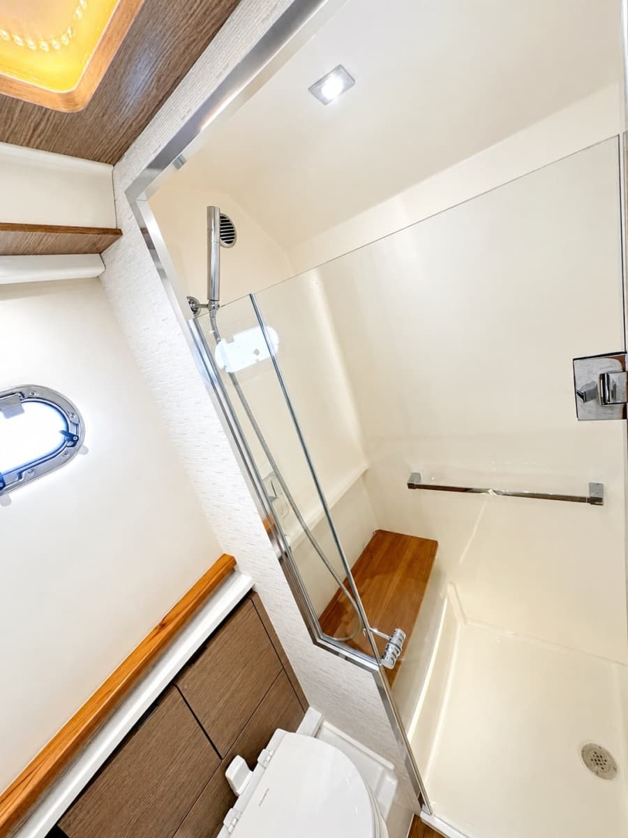 2024 Tiara Yachts 48 LS - Photo 20