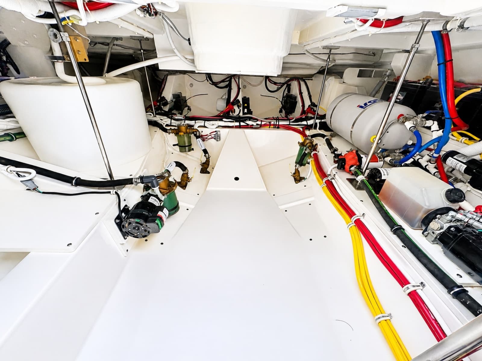 2024 Tiara Yachts 48 LS - Photo 27