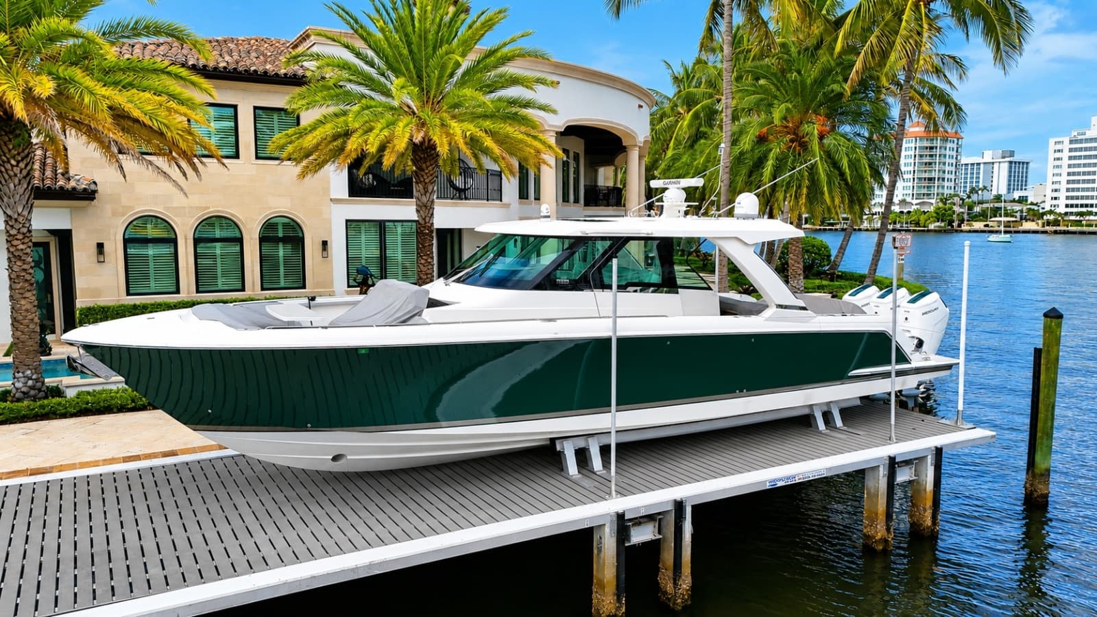 2024 Tiara Yachts 48 LS - Photo 31