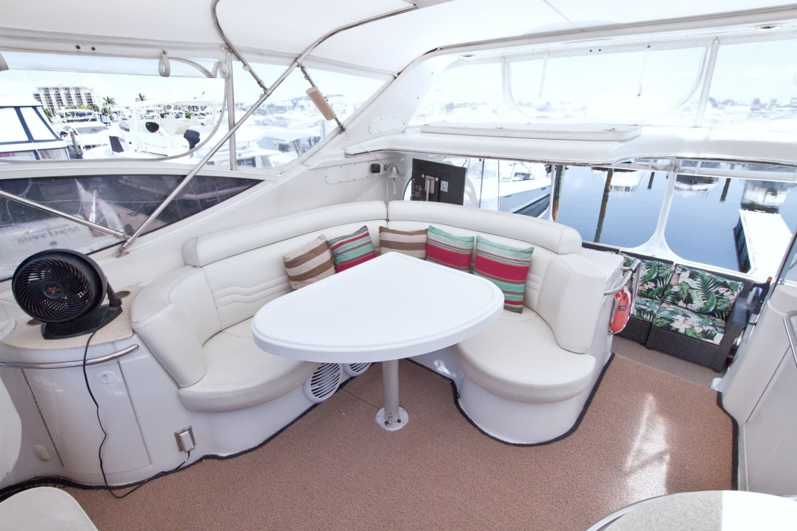 2001 Carver 466 Motor Yacht - Photo 30