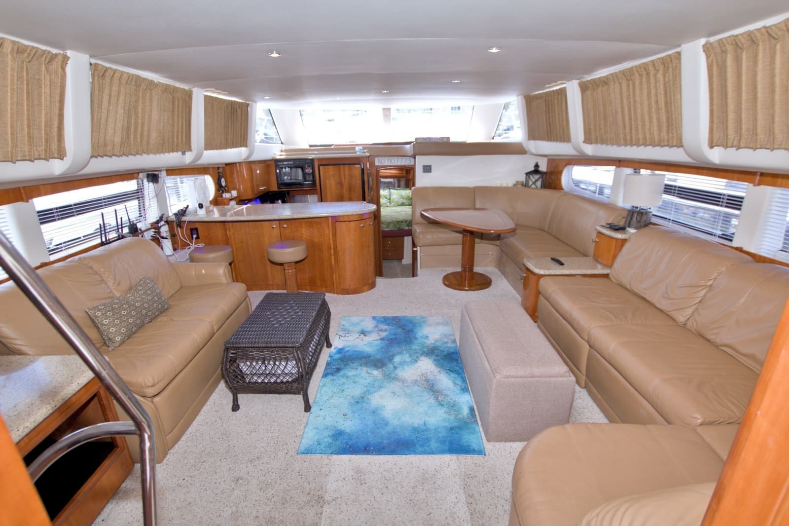 2001 Carver 466 Motor Yacht - Photo 43
