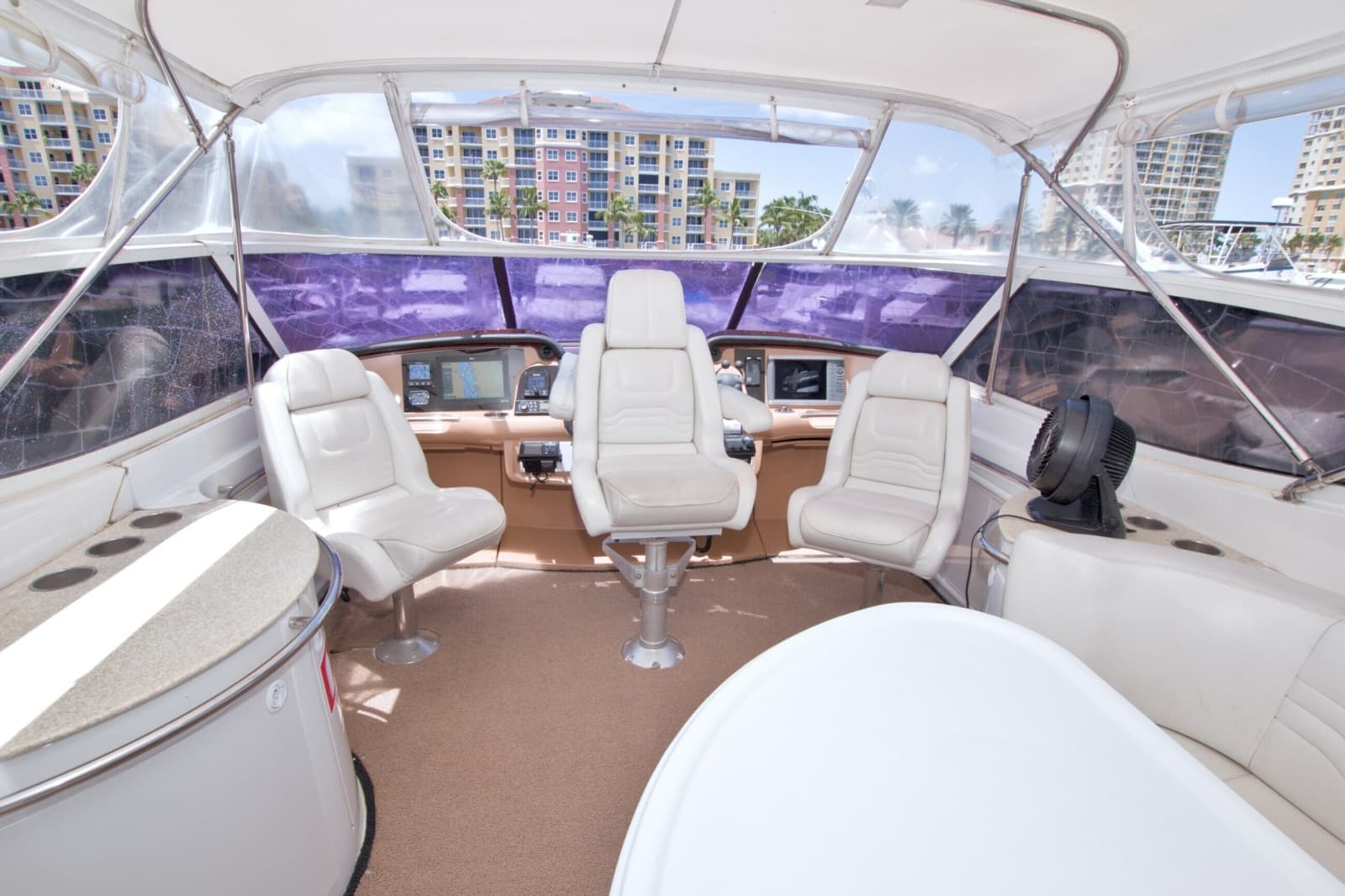 2001 Carver 466 Motor Yacht - Photo 31