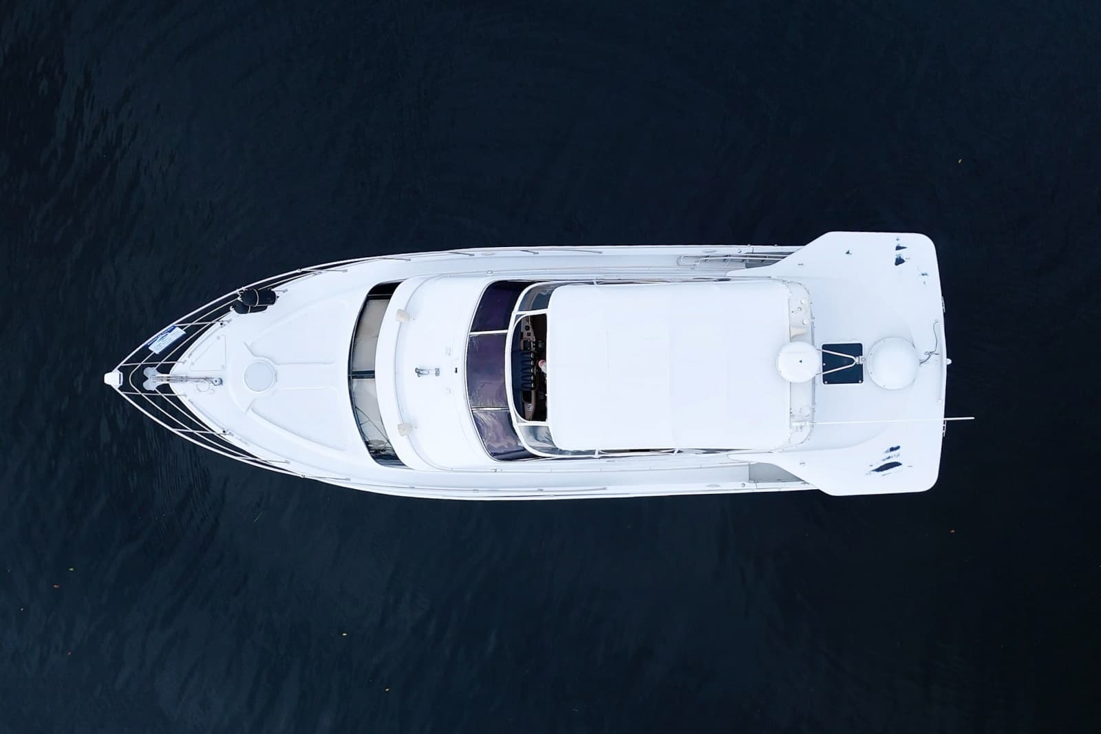 2001 Carver 466 Motor Yacht - Photo 2