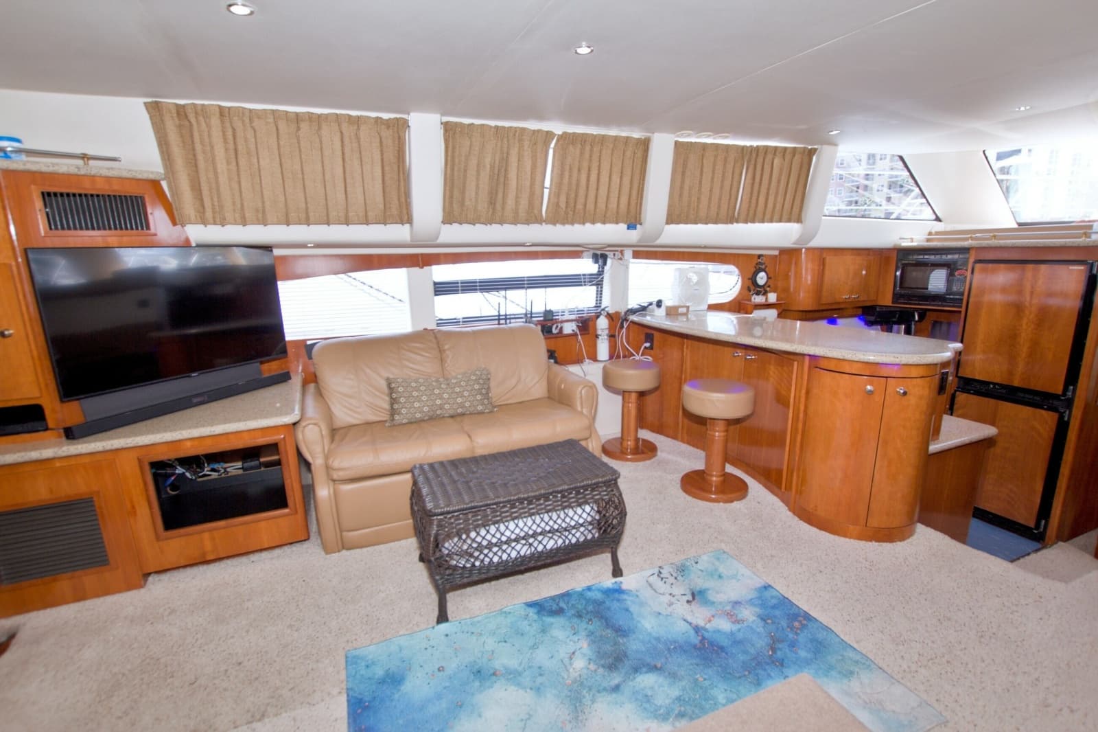2001 Carver 466 Motor Yacht - Photo 47