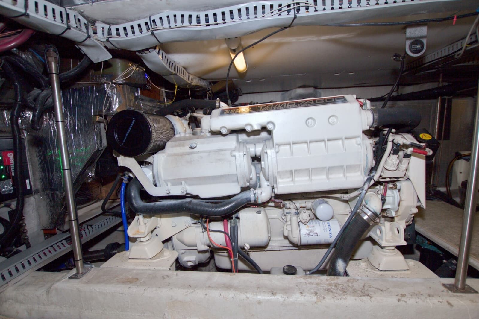 2001 Carver 466 Motor Yacht - Photo 90