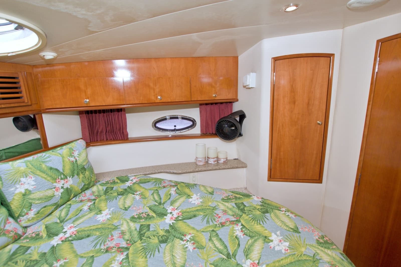 2001 Carver 466 Motor Yacht - Photo 55