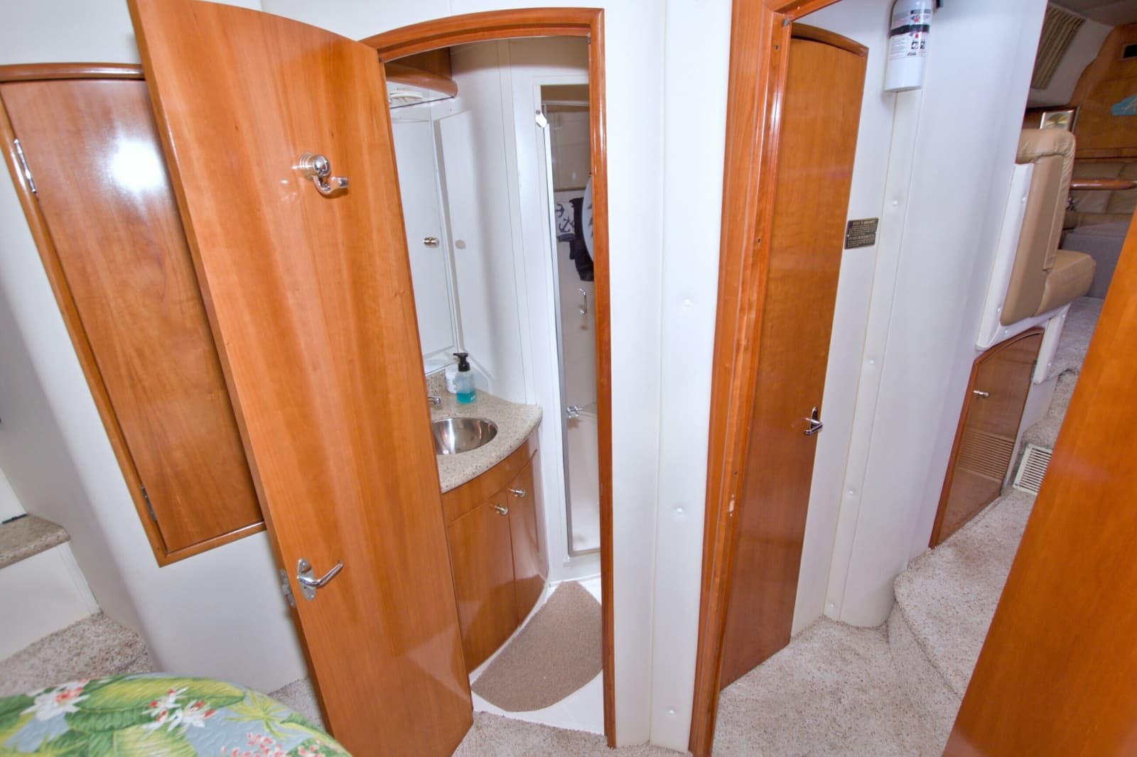 2001 Carver 466 Motor Yacht - Photo 57