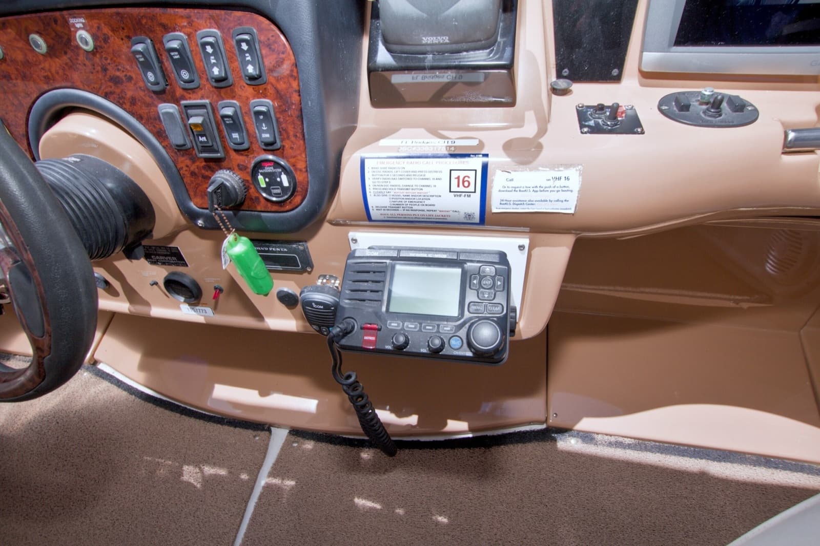 2001 Carver 466 Motor Yacht - Photo 35