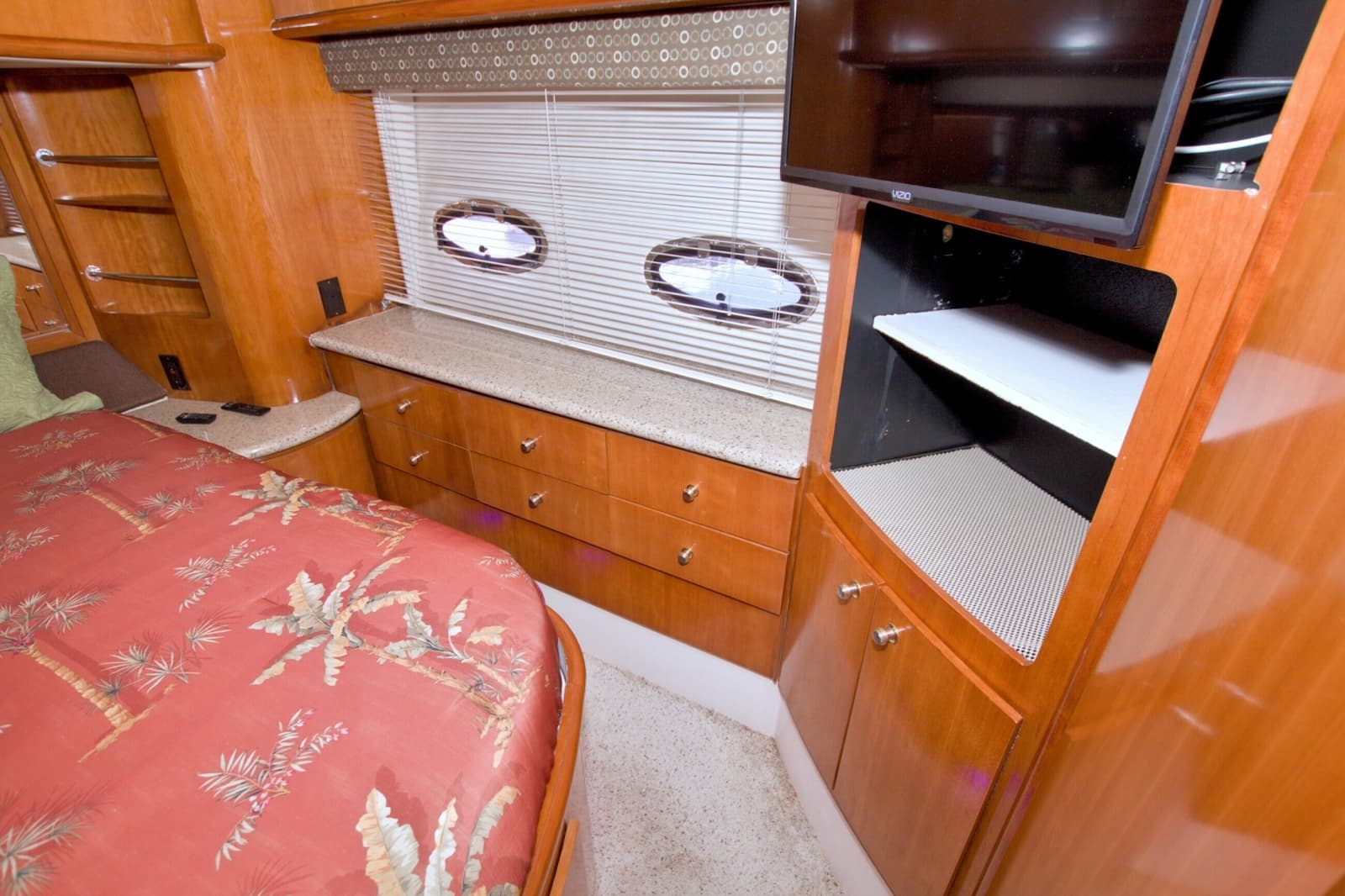 2001 Carver 466 Motor Yacht - Photo 71